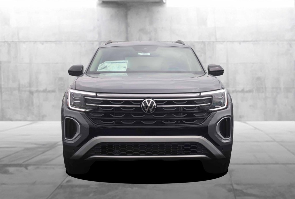Volkswagen Atlas Vehicle Full-screen Gallery Image 4