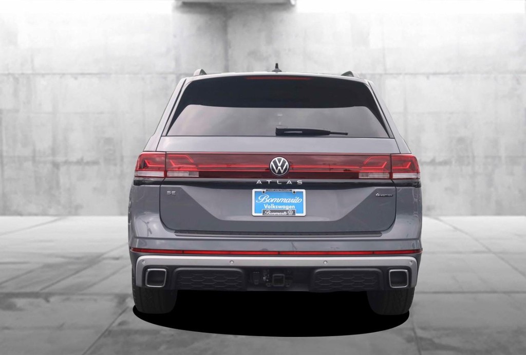 Volkswagen Atlas Vehicle Full-screen Gallery Image 6