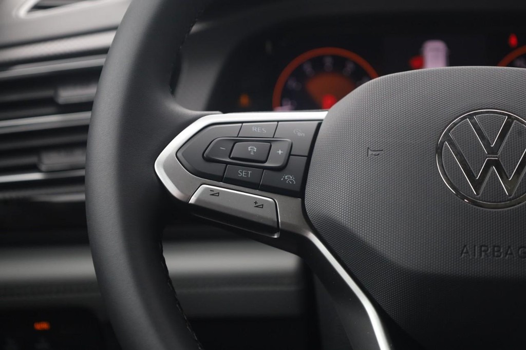 Volkswagen Atlas Vehicle Full-screen Gallery Image 10