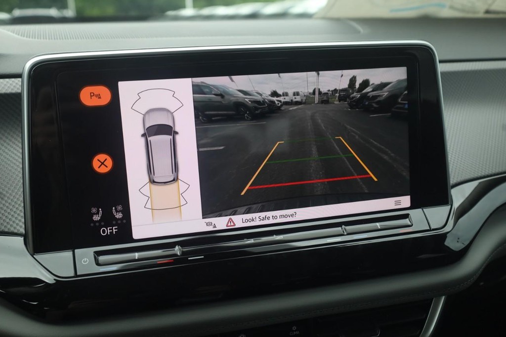 Volkswagen Atlas Vehicle Full-screen Gallery Image 15
