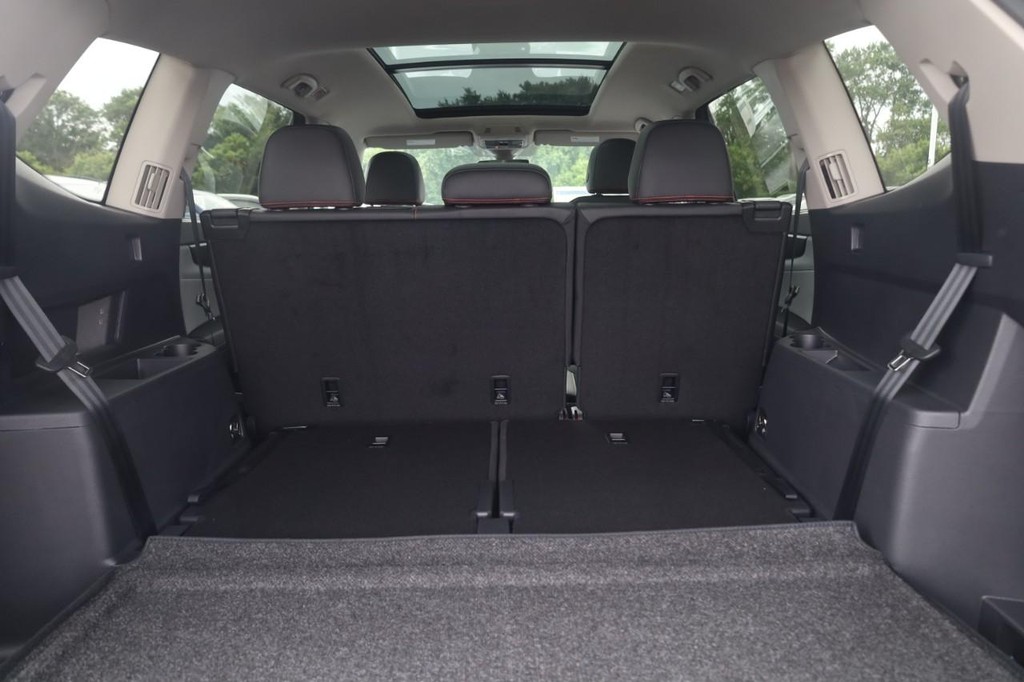 Volkswagen Atlas Vehicle Full-screen Gallery Image 23