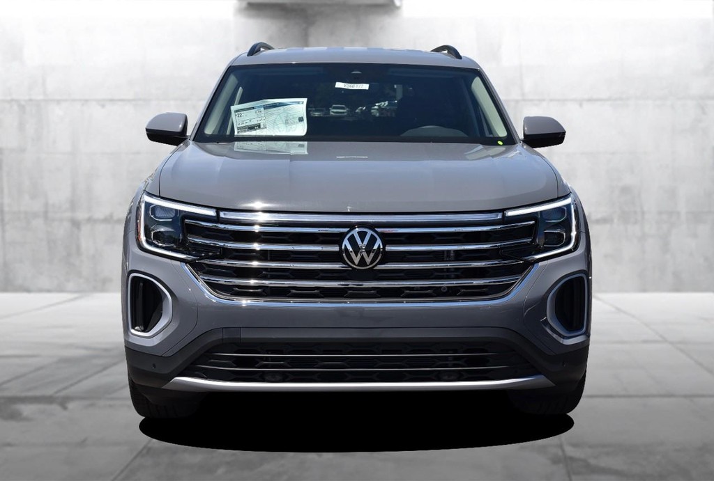 Volkswagen Atlas Vehicle Full-screen Gallery Image 4