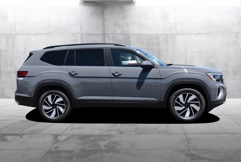 Volkswagen Atlas Vehicle Full-screen Gallery Image 5