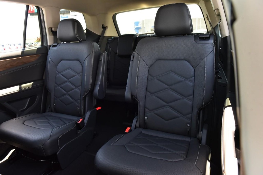 Volkswagen Atlas Vehicle Full-screen Gallery Image 21