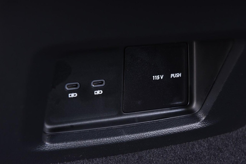 Volkswagen Atlas Vehicle Full-screen Gallery Image 23