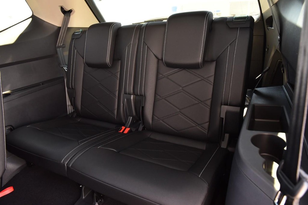 Volkswagen Atlas Vehicle Full-screen Gallery Image 24