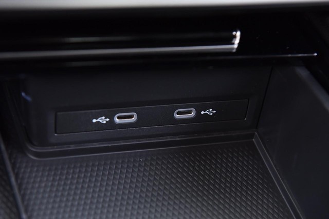 Volkswagen Atlas Vehicle Image 16