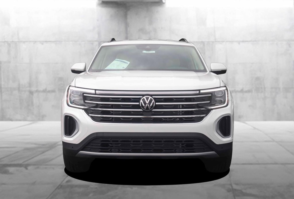 Volkswagen Atlas Vehicle Full-screen Gallery Image 4