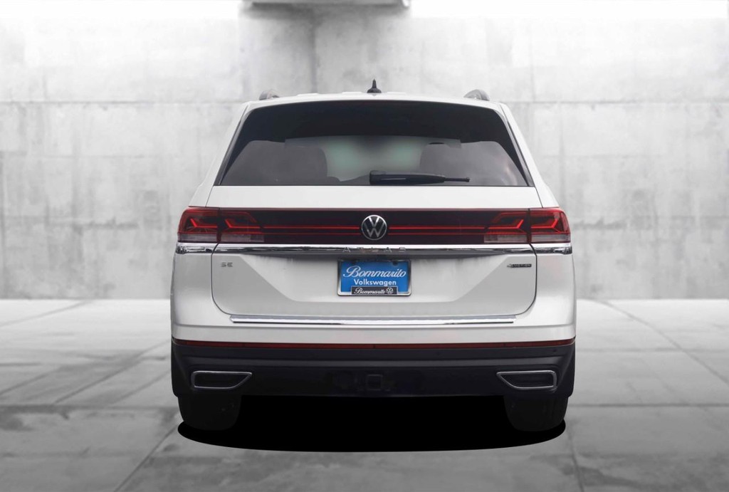 Volkswagen Atlas Vehicle Full-screen Gallery Image 6