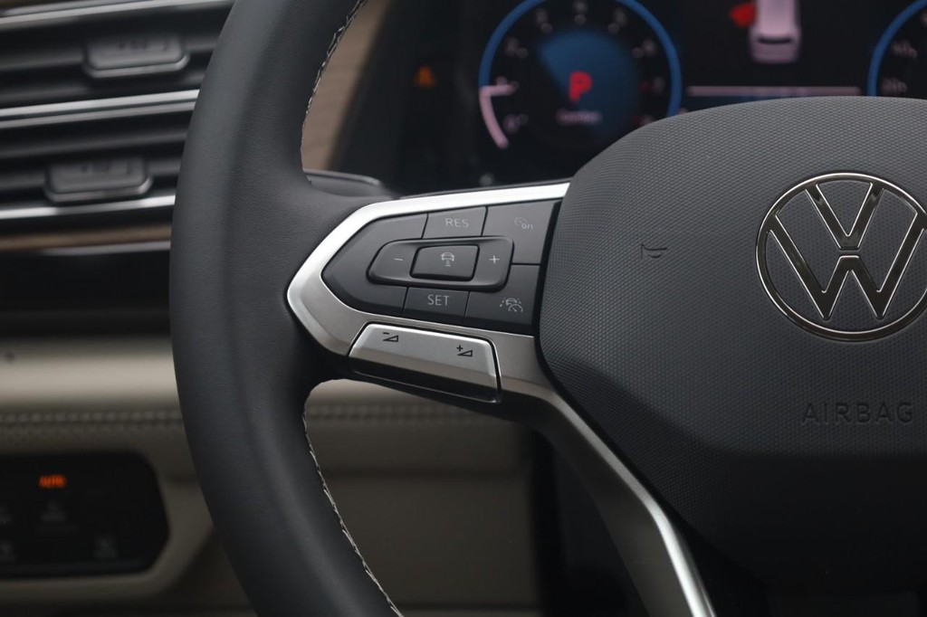 Volkswagen Atlas Vehicle Full-screen Gallery Image 10