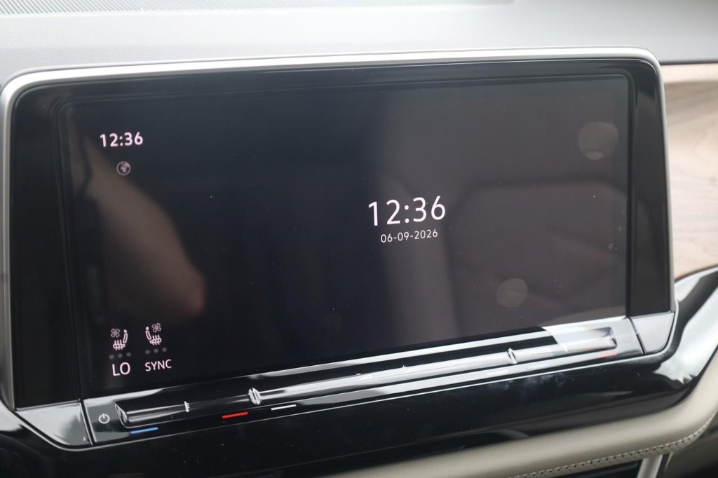 Volkswagen Atlas Vehicle Full-screen Gallery Image 14