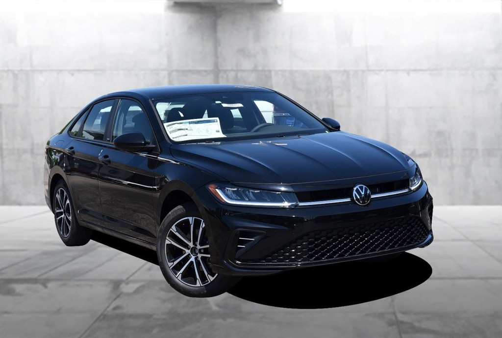 Volkswagen Jetta Vehicle Full-screen Gallery Image 2