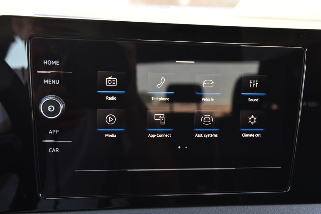 Volkswagen Jetta Vehicle Full-screen Gallery Image 14
