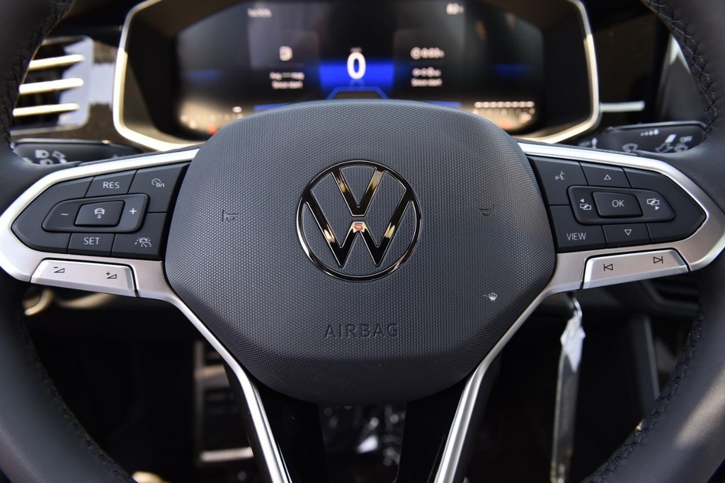Volkswagen Jetta Vehicle Full-screen Gallery Image 18