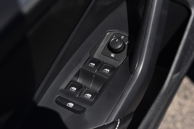 Volkswagen Jetta Vehicle Image 08
