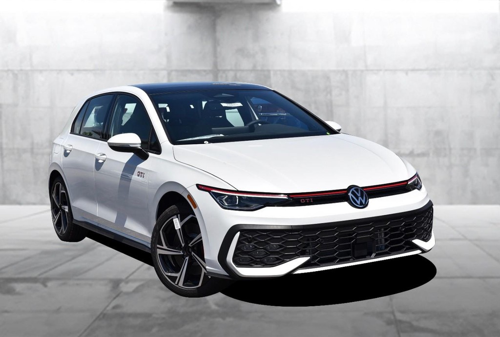 Volkswagen Golf GTI Vehicle Full-screen Gallery Image 2
