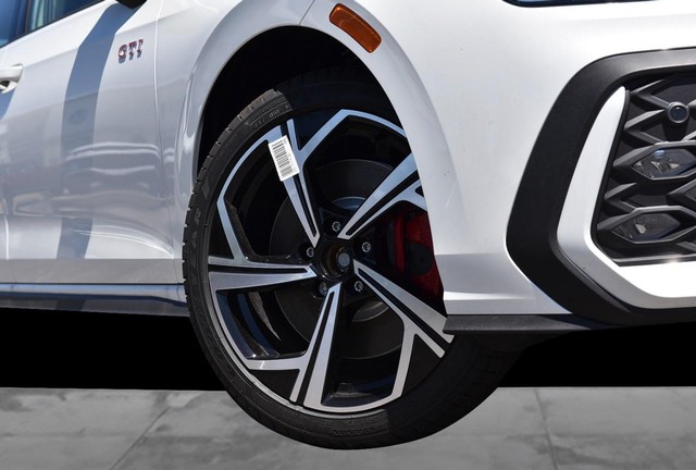 Volkswagen Golf GTI Vehicle Image 03