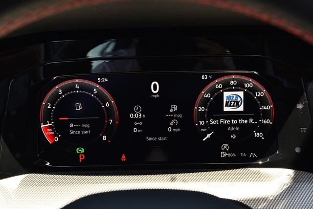 Volkswagen Golf GTI Vehicle Image 11