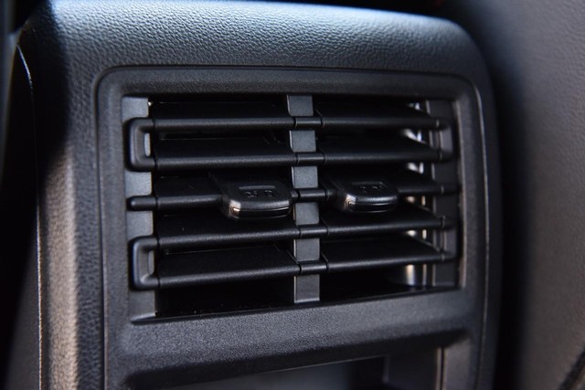 Volkswagen Golf GTI Vehicle Image 23