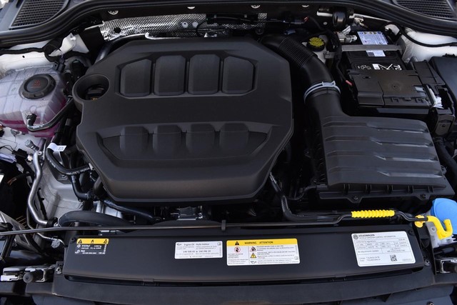 Volkswagen Golf GTI Vehicle Image 26