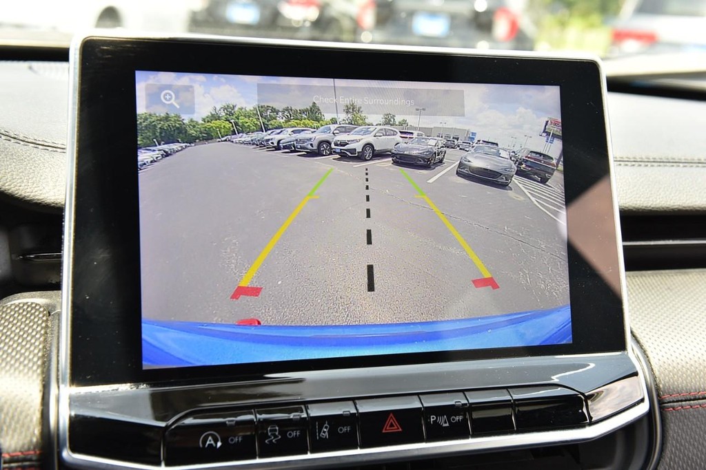 Jeep Compass Vehicle Full-screen Gallery Image 13
