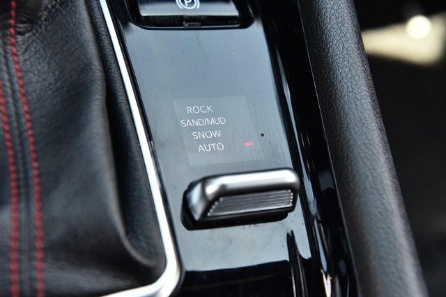 Jeep Compass Vehicle Image 18