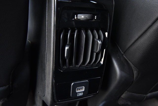 Jeep Compass Vehicle Image 24