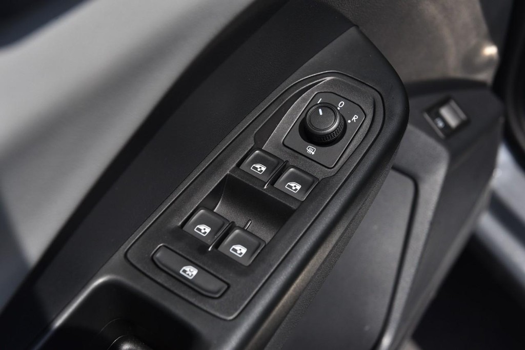 Volkswagen Taos Vehicle Full-screen Gallery Image 8