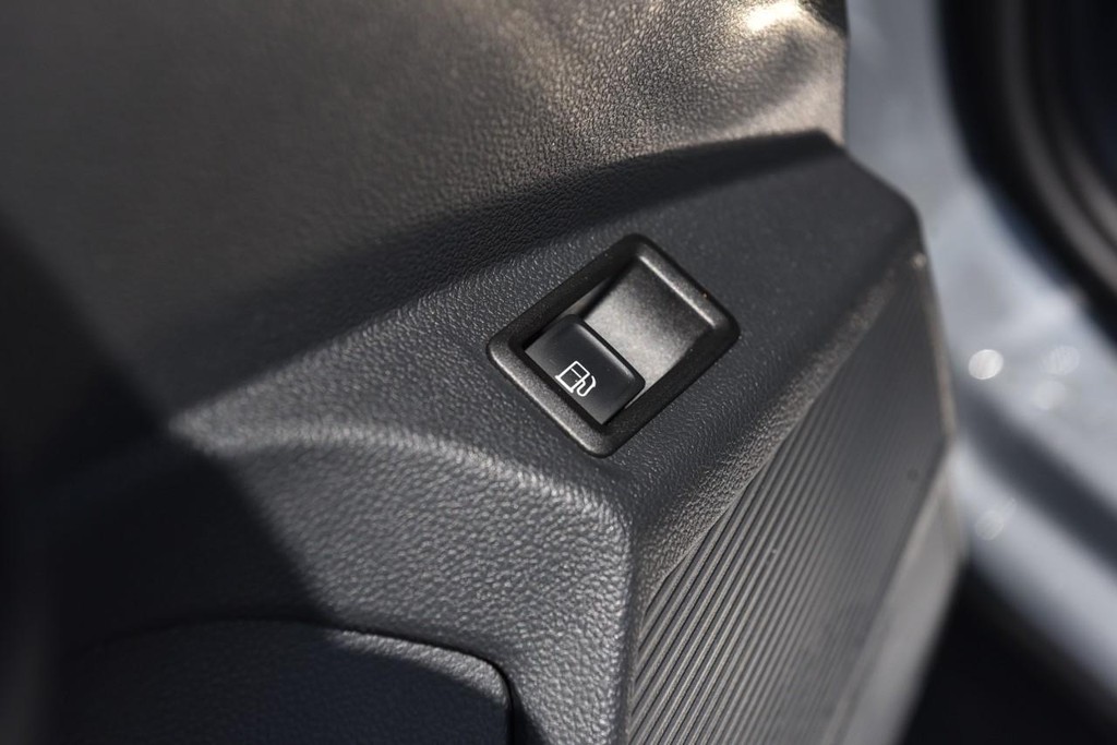 Volkswagen Taos Vehicle Full-screen Gallery Image 9