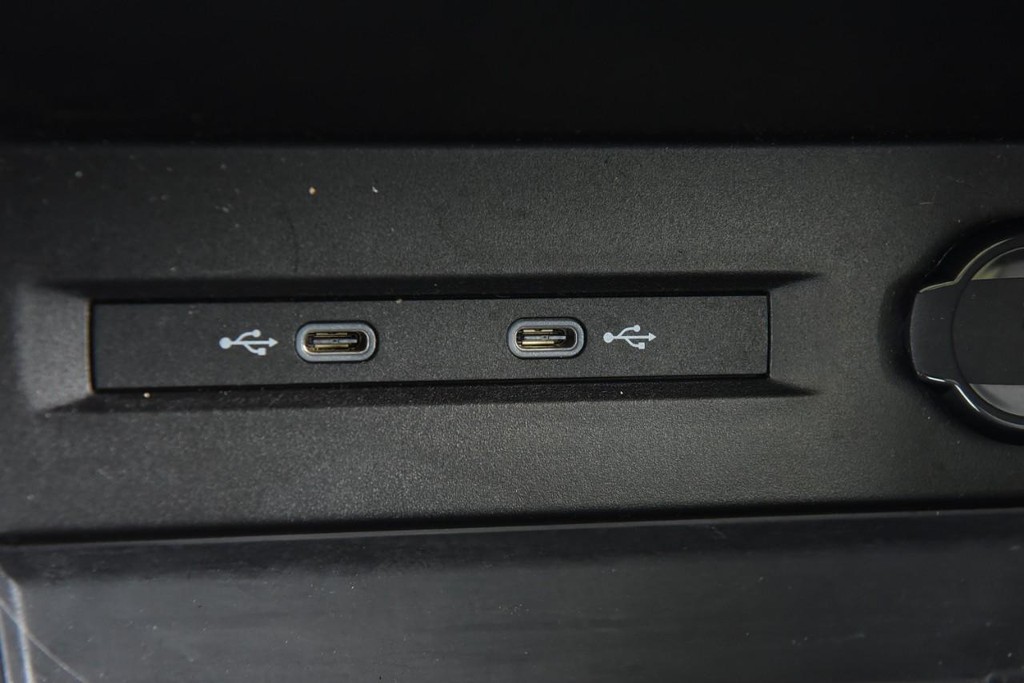 Volkswagen Taos Vehicle Full-screen Gallery Image 15
