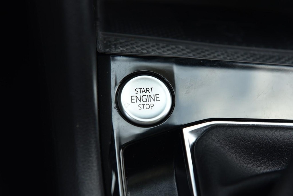 Volkswagen Taos Vehicle Full-screen Gallery Image 16