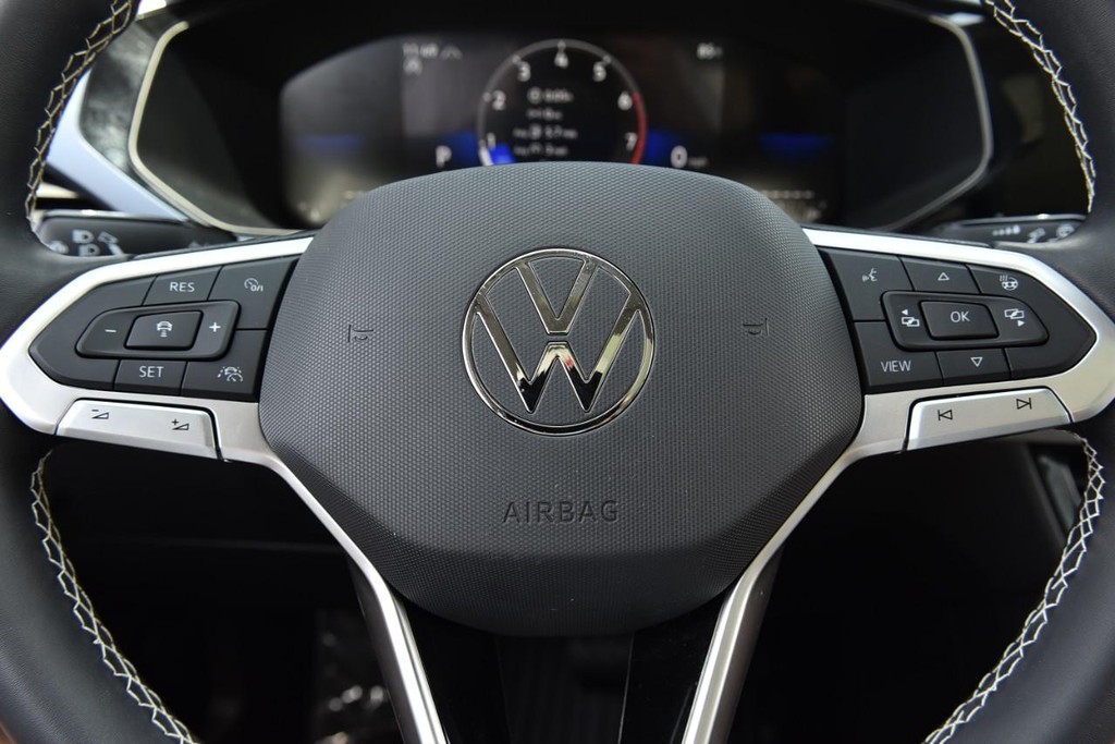 Volkswagen Taos Vehicle Full-screen Gallery Image 18