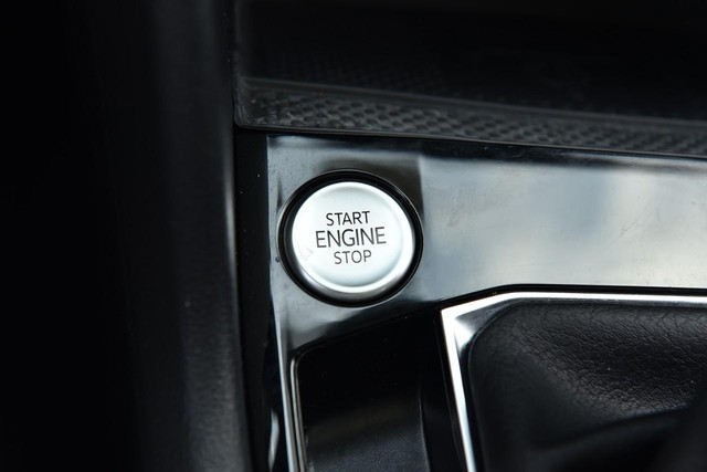 Volkswagen Taos Vehicle Image 16