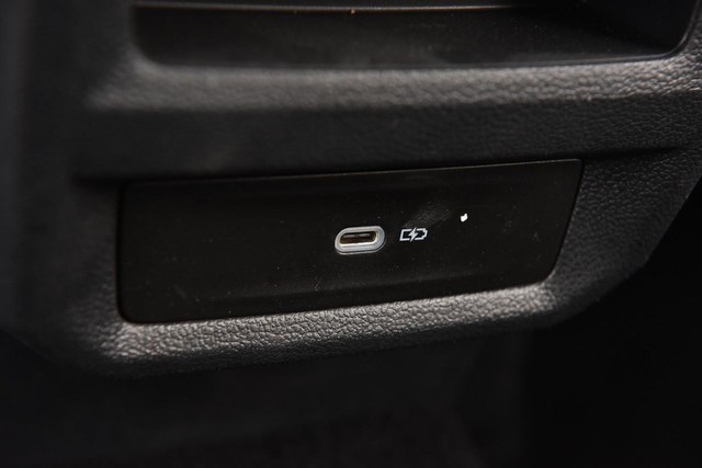 Volkswagen Taos Vehicle Image 24
