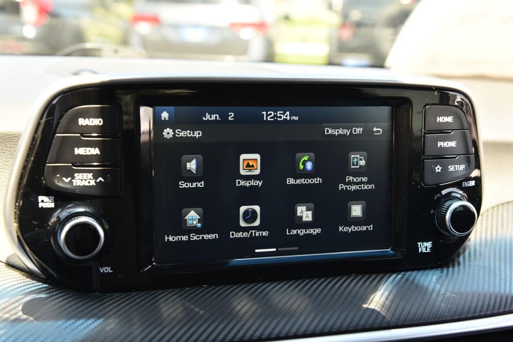 Hyundai Tucson Vehicle Full-screen Gallery Image 12
