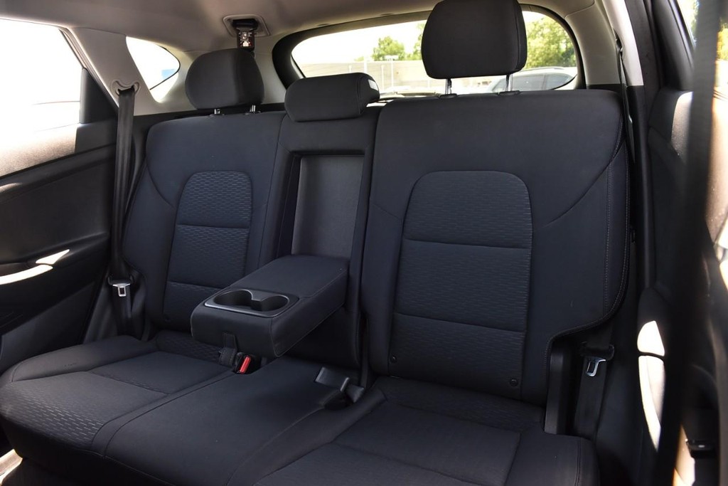 Hyundai Tucson Vehicle Full-screen Gallery Image 19