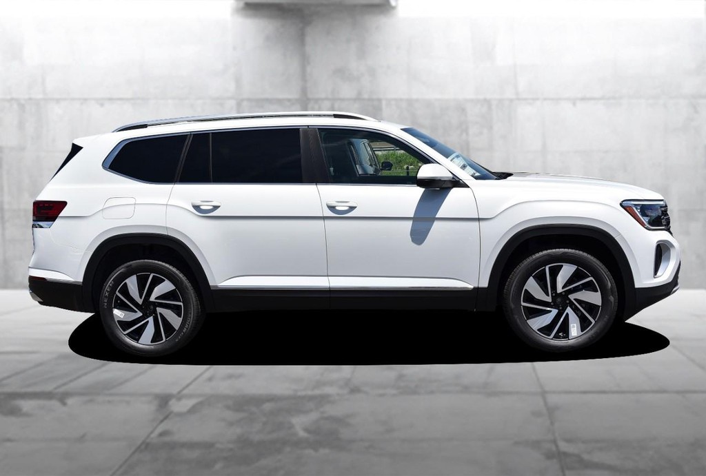 Volkswagen Atlas Vehicle Full-screen Gallery Image 5