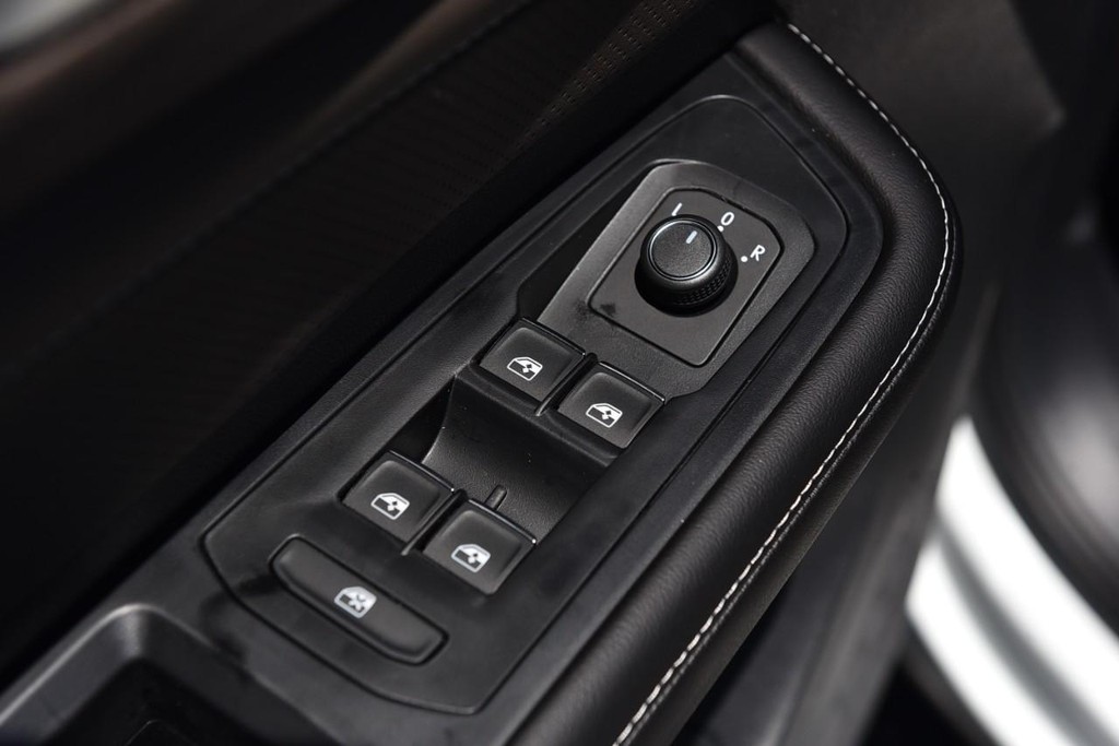Volkswagen Atlas Vehicle Full-screen Gallery Image 8