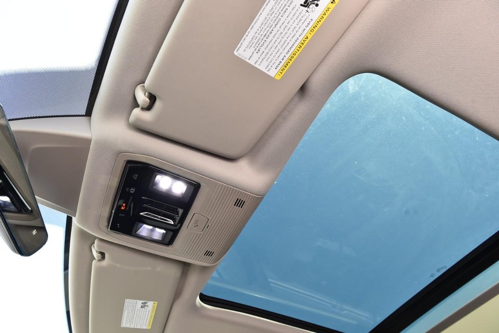 Volkswagen Atlas Vehicle Full-screen Gallery Image 21