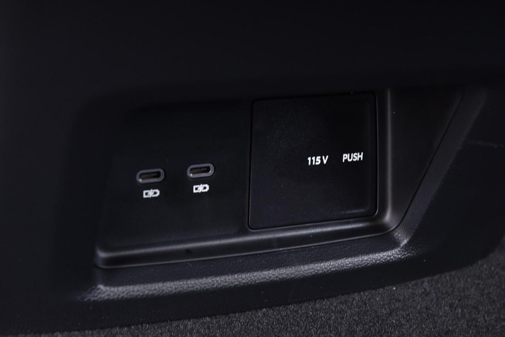 Volkswagen Atlas Vehicle Full-screen Gallery Image 24
