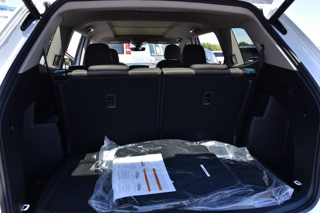 Volkswagen Atlas Vehicle Full-screen Gallery Image 26