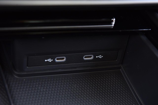 Volkswagen Atlas Vehicle Image 16