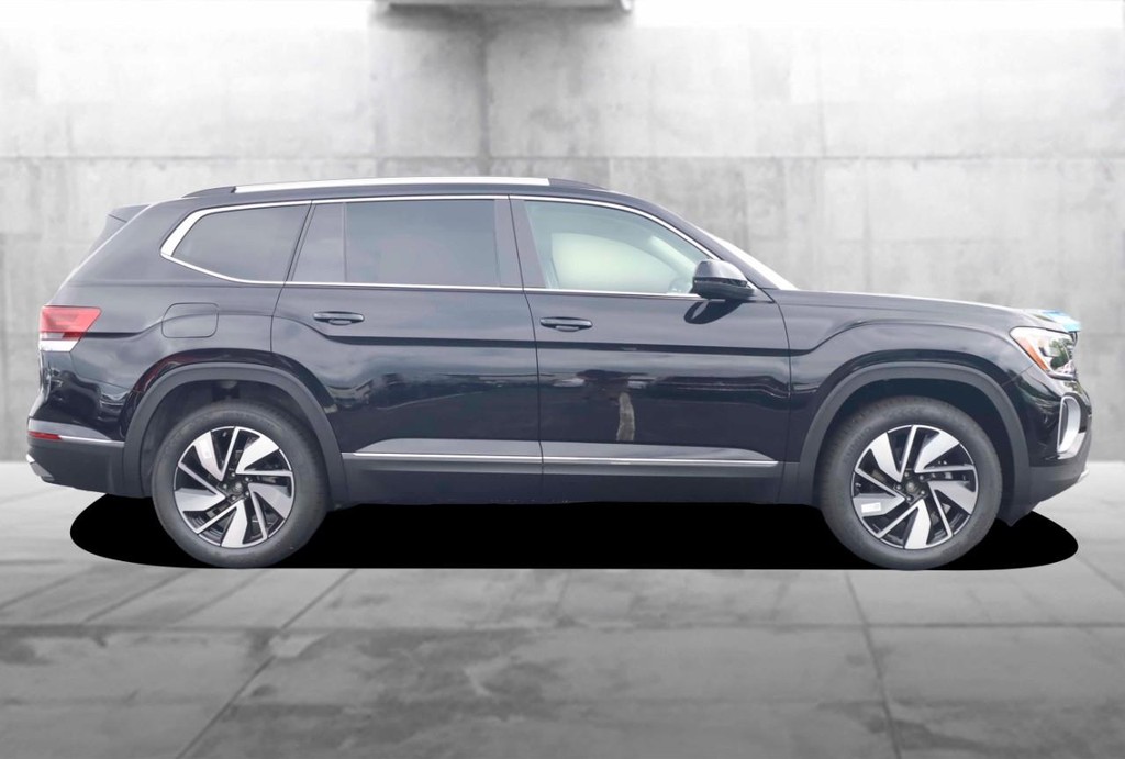 Volkswagen Atlas Vehicle Full-screen Gallery Image 5
