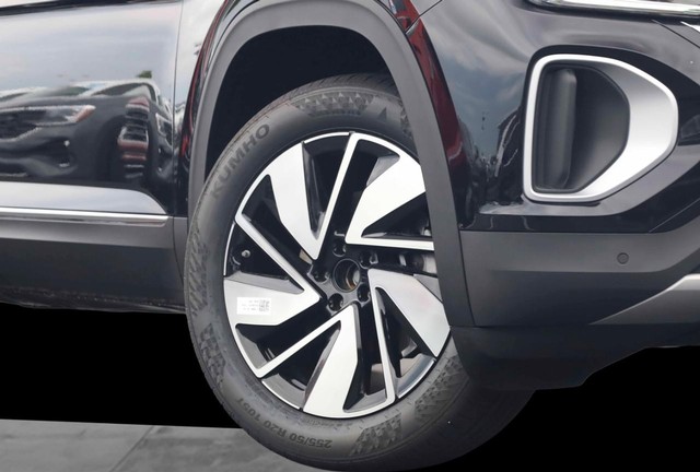 Volkswagen Atlas Vehicle Image 03