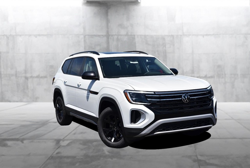 Volkswagen Atlas Vehicle Full-screen Gallery Image 2