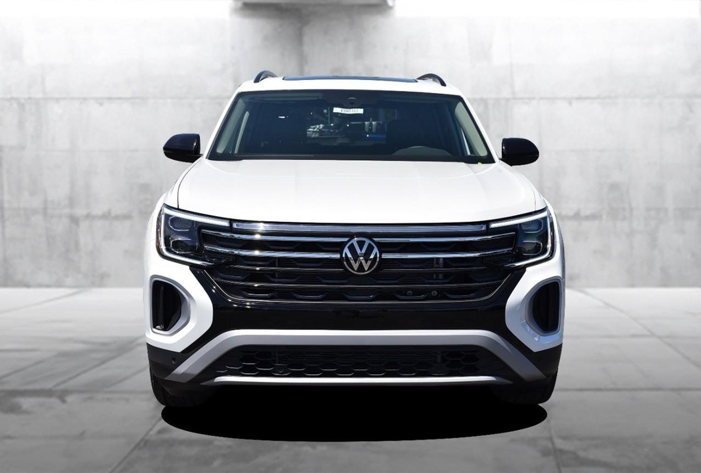 Volkswagen Atlas Vehicle Full-screen Gallery Image 4