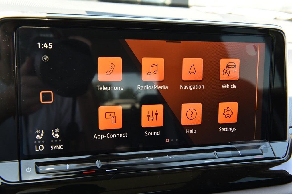 Volkswagen Atlas Vehicle Full-screen Gallery Image 14