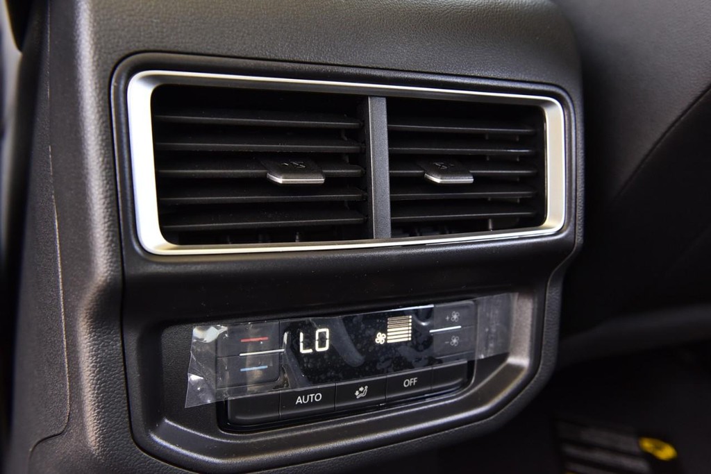 Volkswagen Atlas Vehicle Full-screen Gallery Image 23