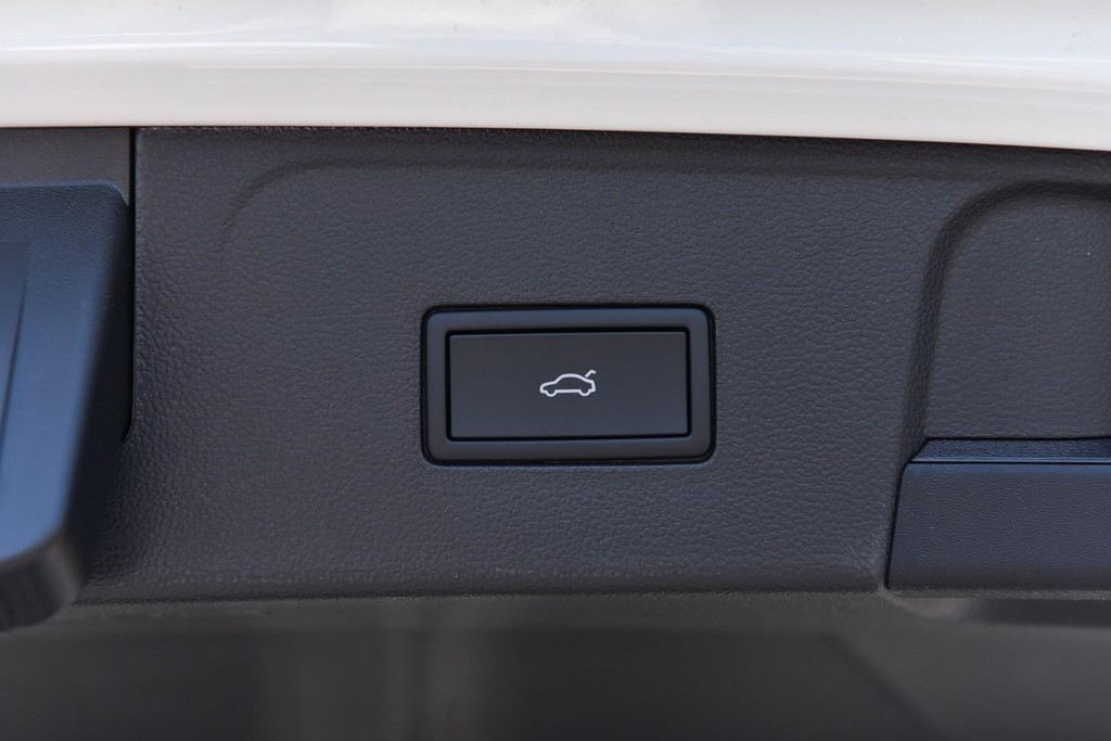 Volkswagen Atlas Vehicle Full-screen Gallery Image 27