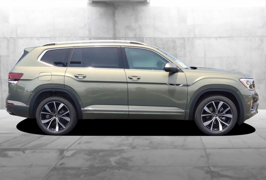 Volkswagen Atlas Vehicle Full-screen Gallery Image 5